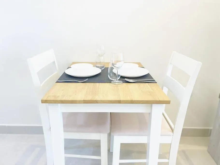 Daire Rh- Beautiful Canal View, Cozy Studio Near Metro Station Dubai