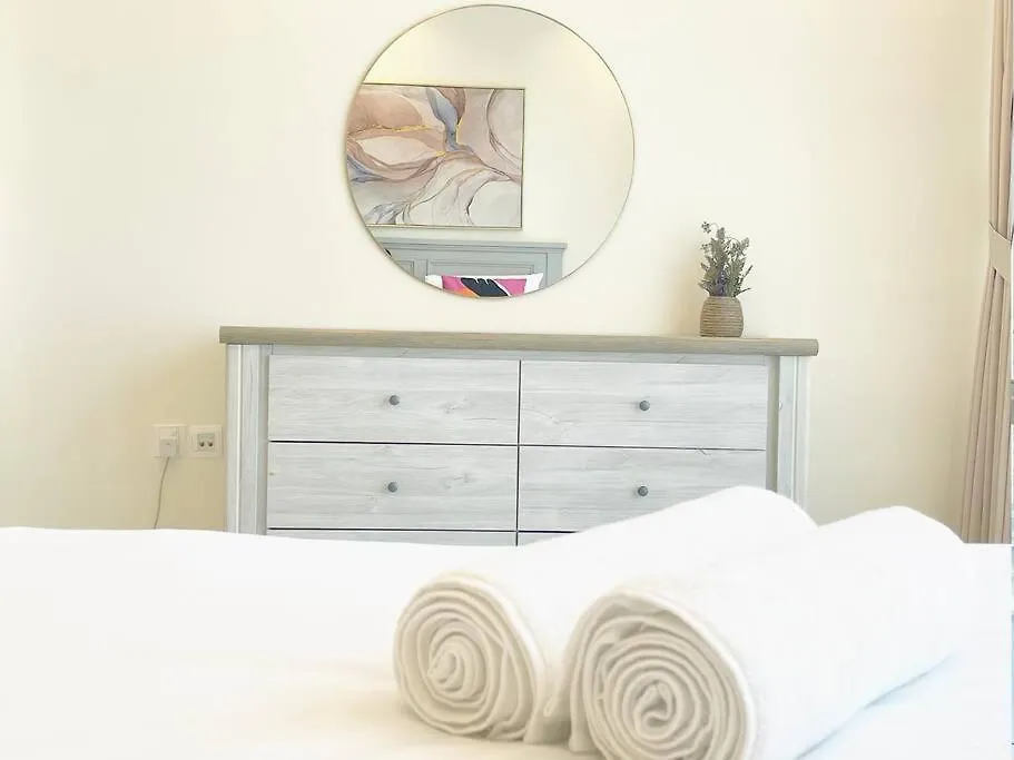 Rh- Beautiful Canal View, Cozy Studio Near Metro Station Dubai
